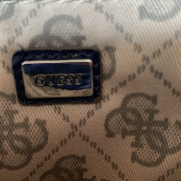 Guess clutch purse - Picture 5 of 5